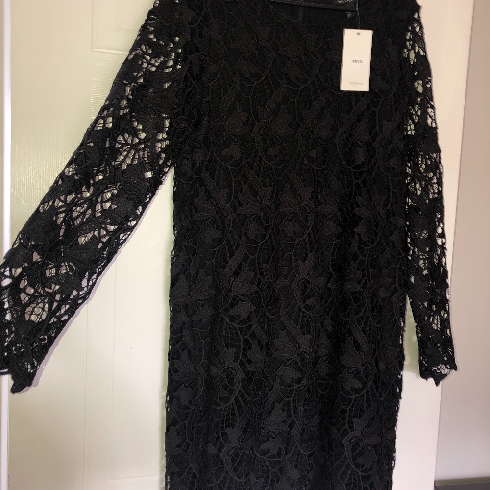dresses - Picture 2 of 2